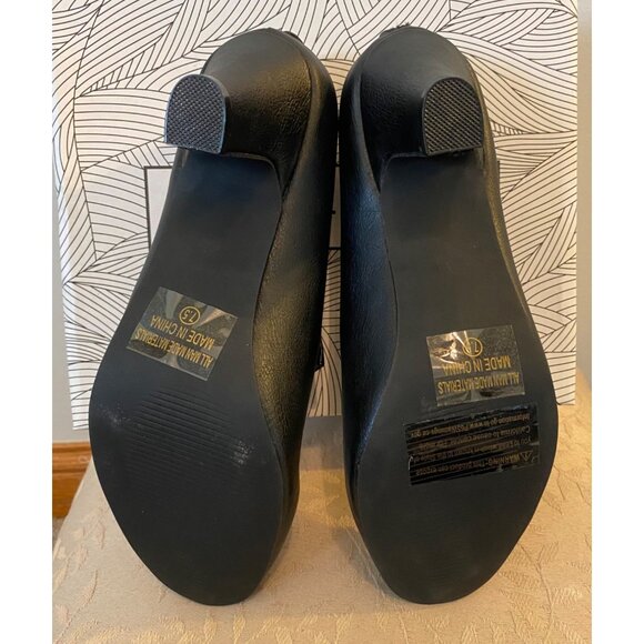 Chase + Chloe Mary Jane Heels Black Faux Leather Button Strap Size 7.5 - Picture 6 of 9